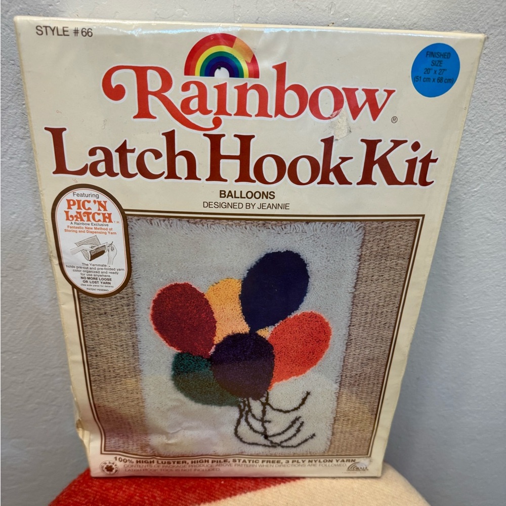 VINTAGE 1970’s RAINBOW CREATIONS “BALLOONS” LATCH HOOK KIT